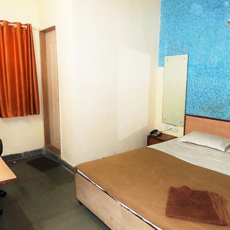 Hôtel Ashtavinayak Residency à Pune Extérieur photo