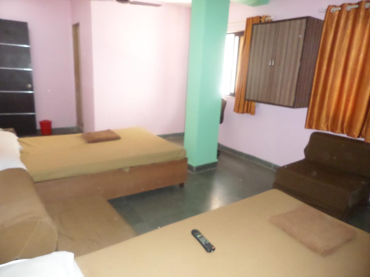 Hôtel Ashtavinayak Residency à Pune Extérieur photo