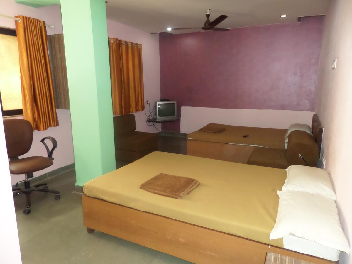 Hôtel Ashtavinayak Residency à Pune Extérieur photo