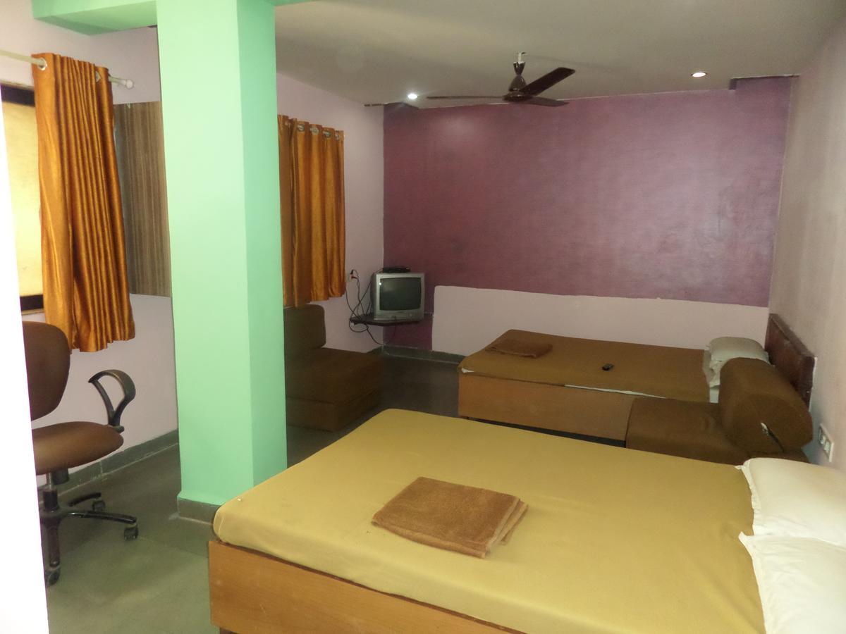 Hôtel Ashtavinayak Residency à Pune Extérieur photo