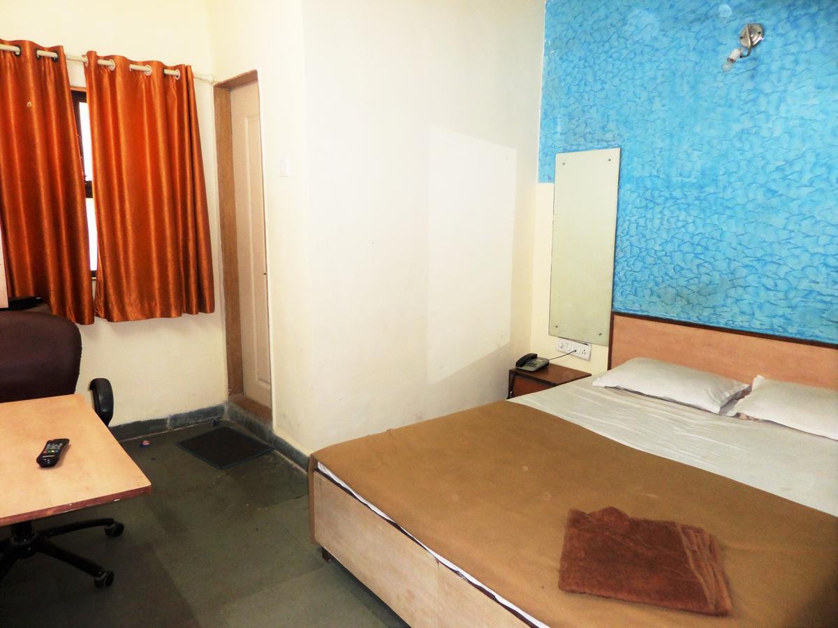 Hôtel Ashtavinayak Residency à Pune Extérieur photo